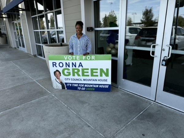 A "Vote for Ronna Green, City Council Mountain House" campaign sign